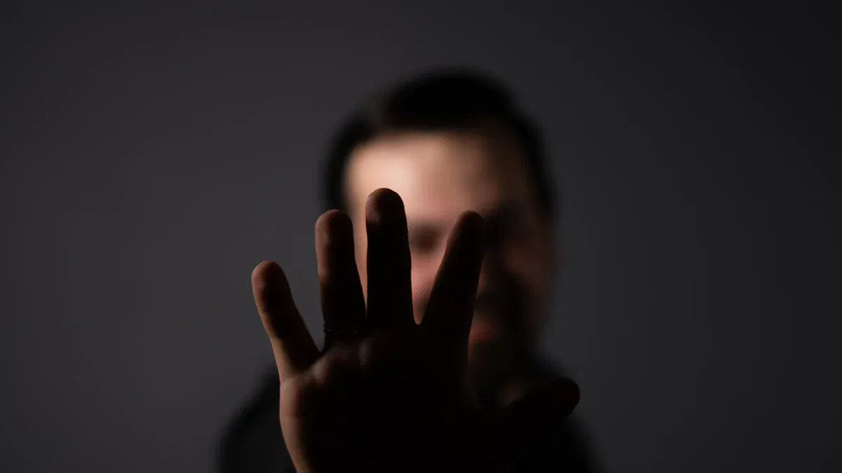 7 Red Flags of Psychological Manipulation in a Relationship